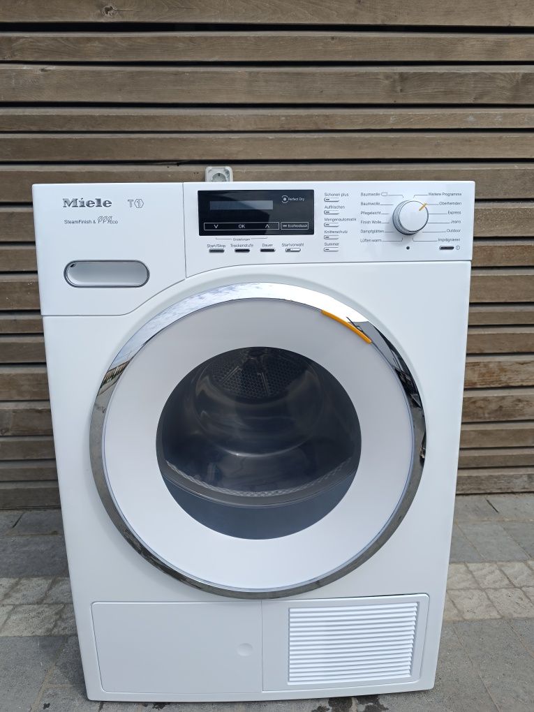 Сушильна машина Miele TMG840WP