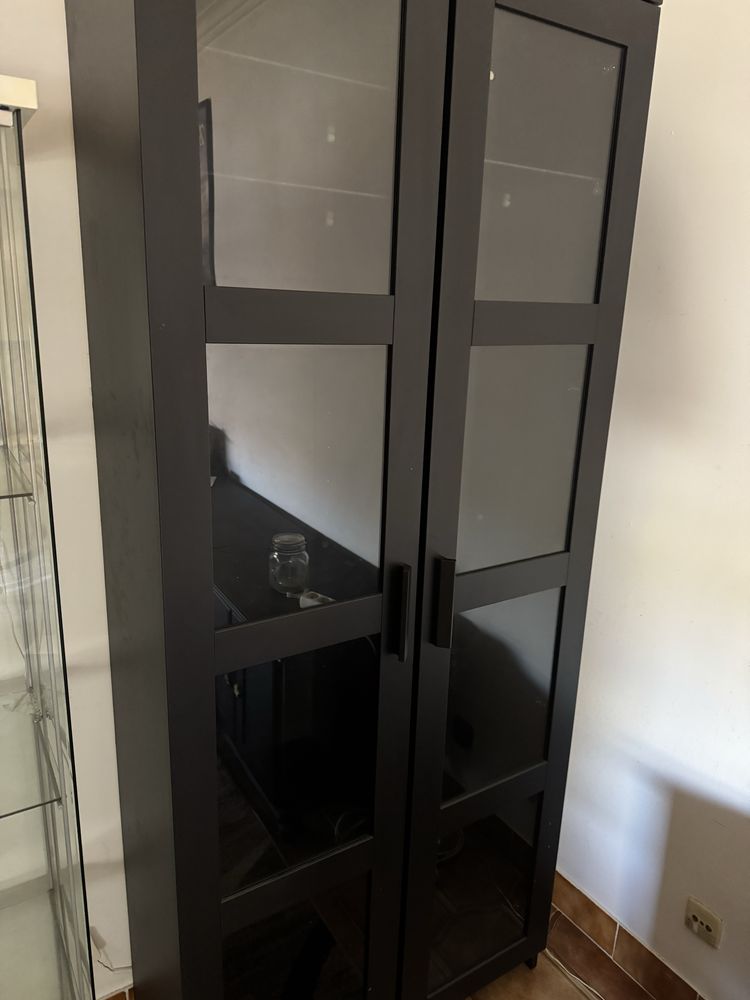 Vitrina Preta 80x190cm Ikea Brimnes