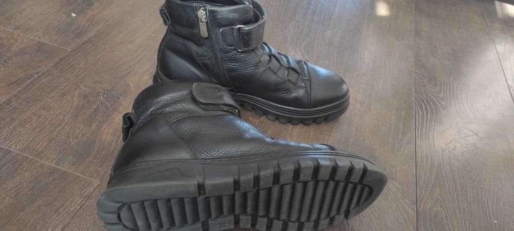 Продам шкіряні стильні ботінки