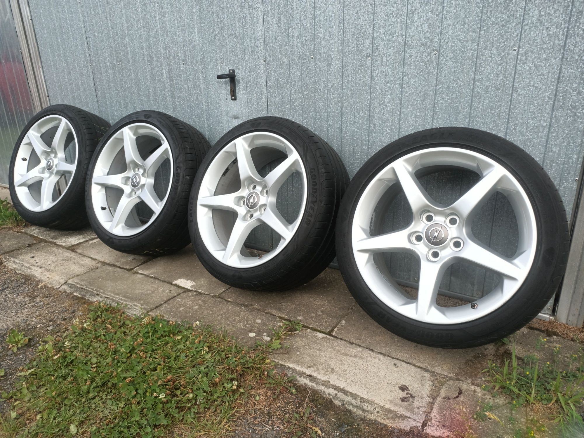 Koła 19" felgi aluminiowe Opel Insignia 5x120 opony 5mm