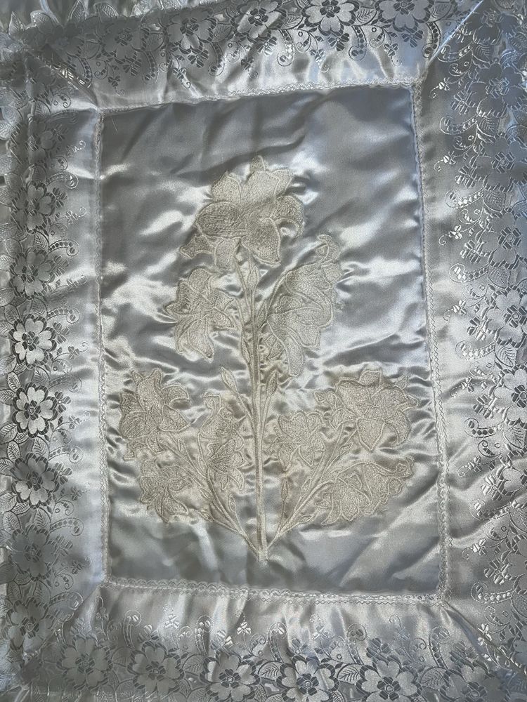 Conjunto de cama: Colcha e almofadas