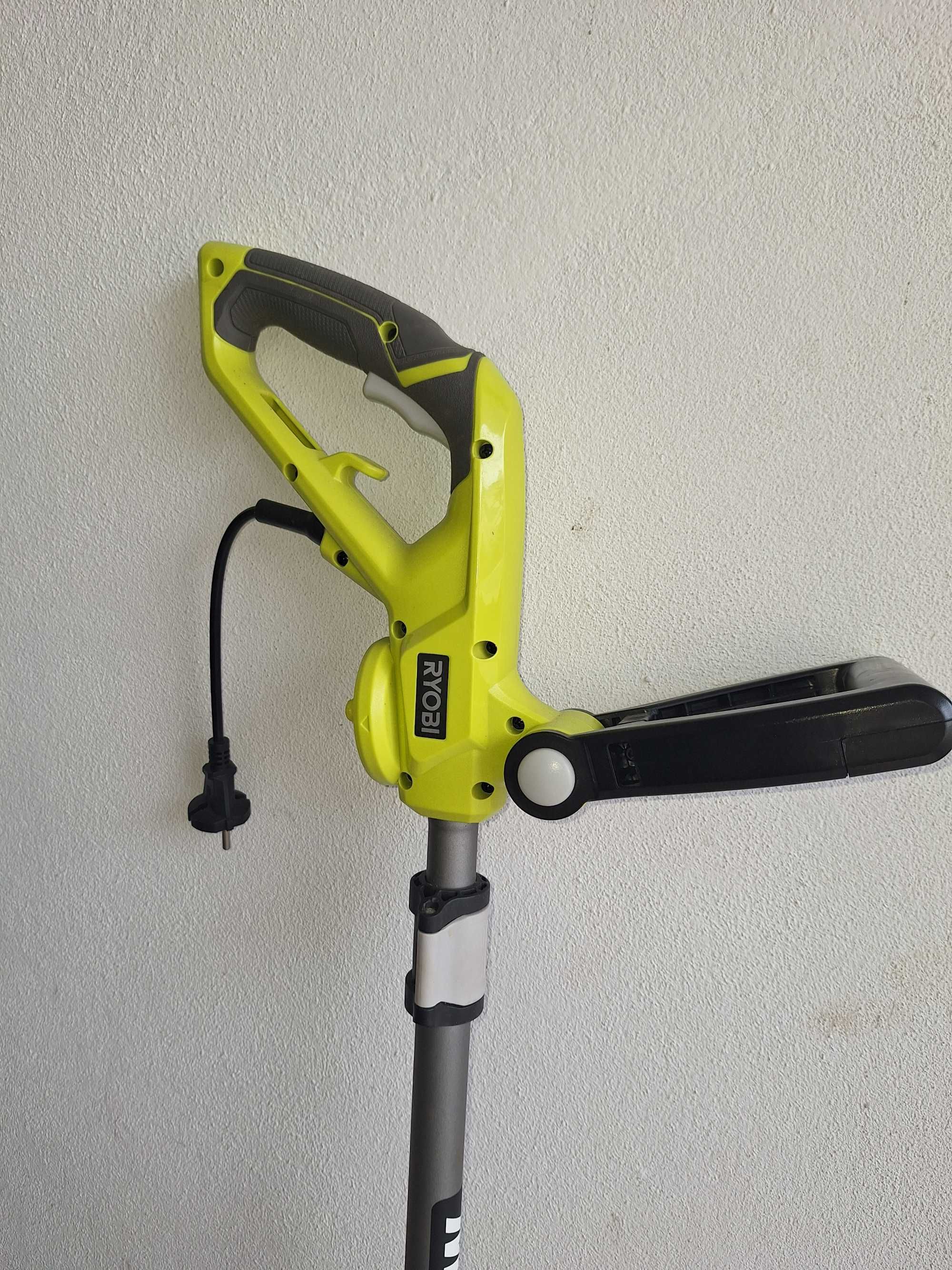 Aparador Elétrico RYOBI 600w