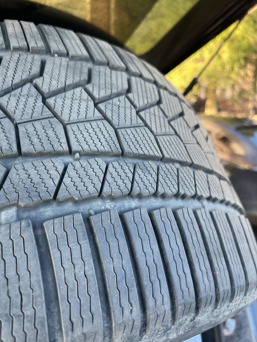 Продам комплект зимової резини  Continental