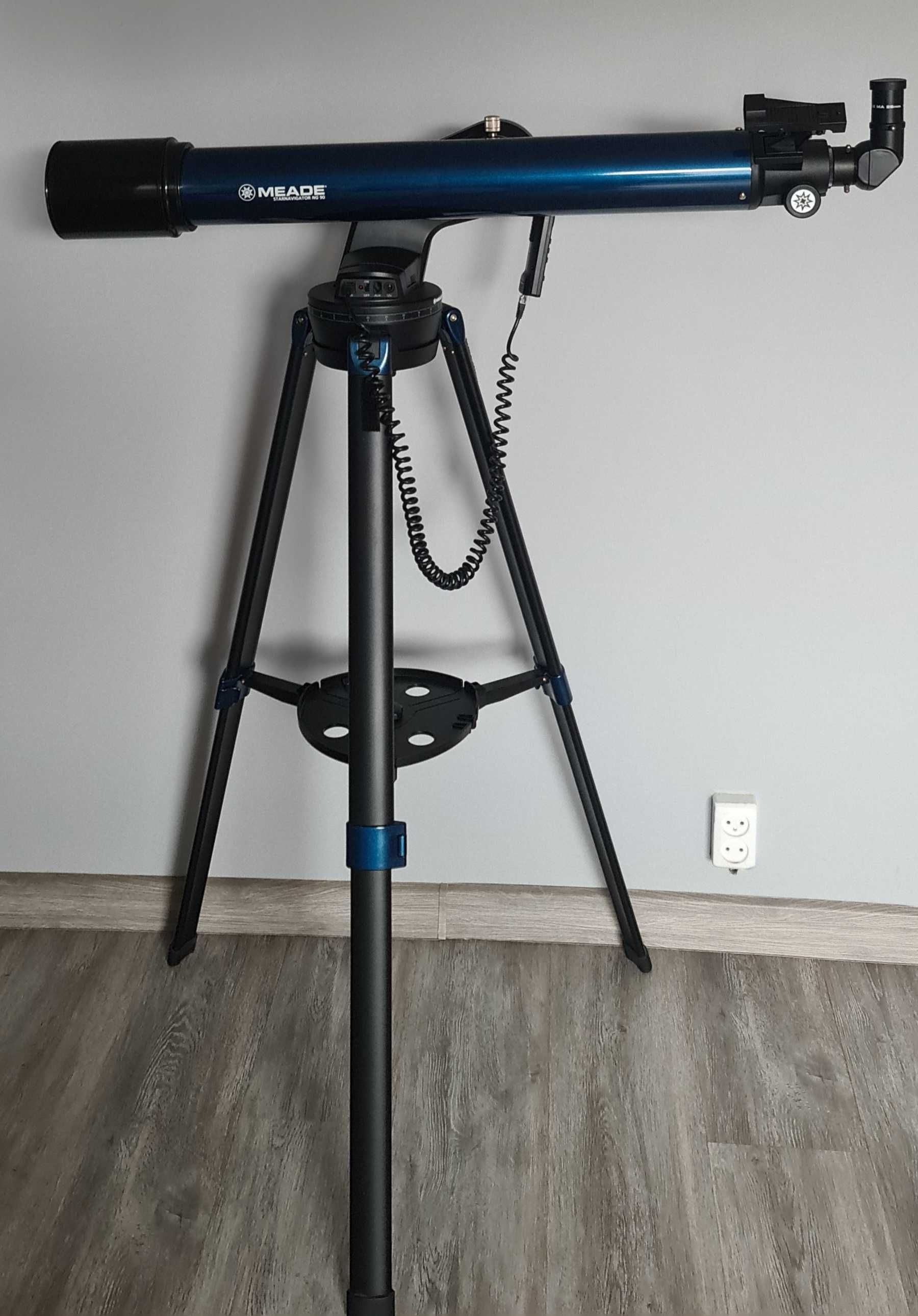 Teleskop astronomiczny MEADE Starnavigator NG90