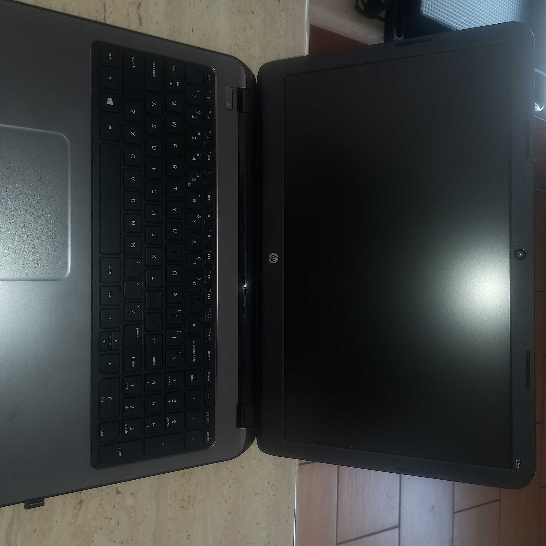 Laptop HP 255 G3