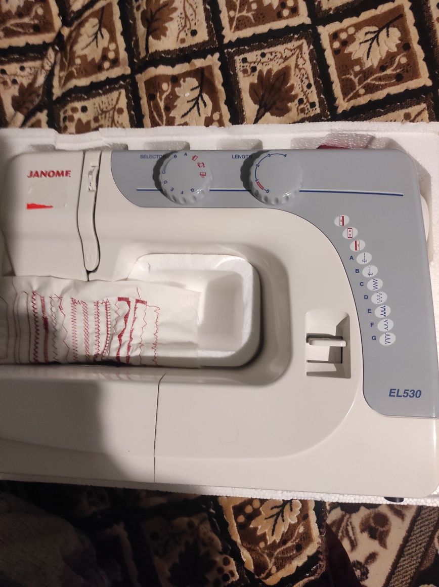 Продается новая швейная машинка  JANOME EL 530EL