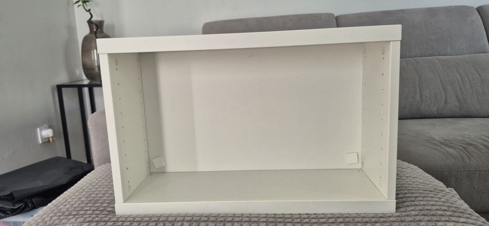 Modelo besta ikea 60x20x38