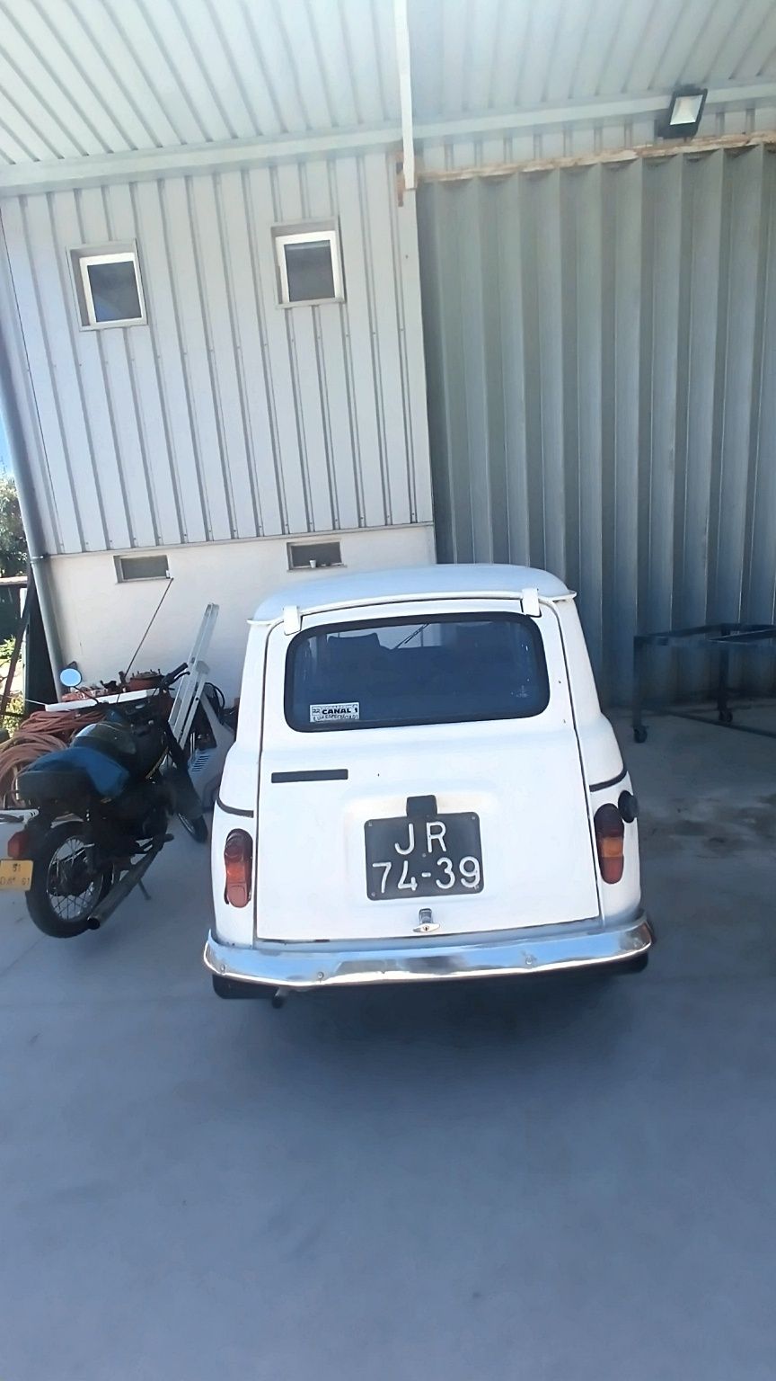 Carro Renault 4l