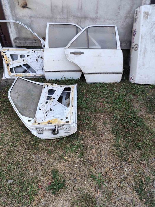 Запчастини Mercedes 190