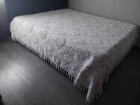 Colcha de renda feita à mão para cama