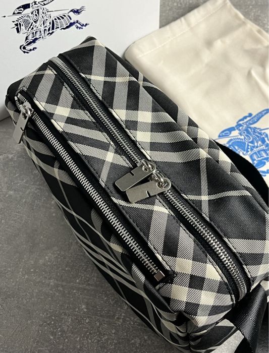 Burberry сумка Black Check heron palm chrome loro island чорна
