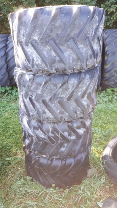 4 sztuki opony zachodnie komplet 31x15.50-15 BKT jodła jodełka choinka