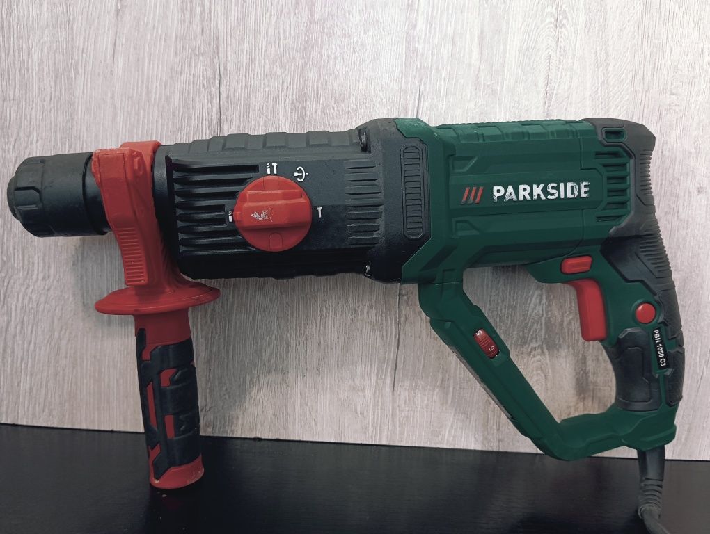 Перфоратор прямий Parkside PBH 1050 C3
