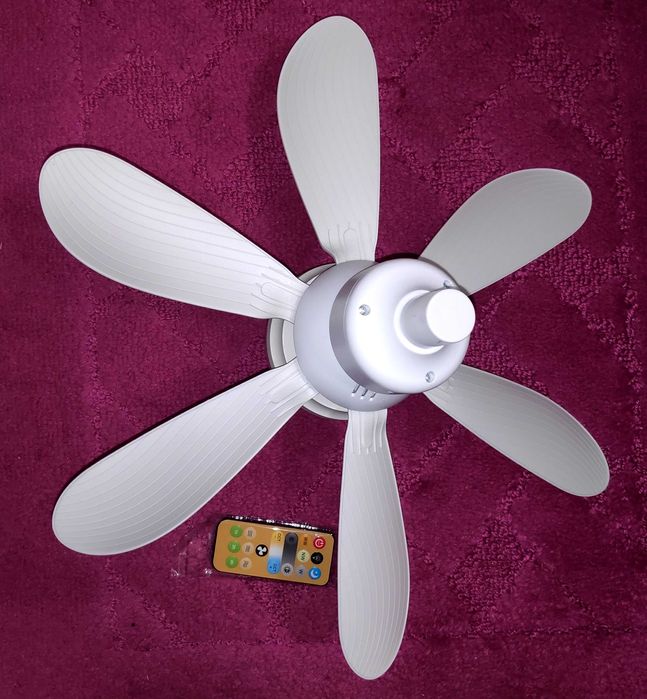 Люстра-вентилятор потолочная с пультом д/у под ламповый патрон Е27.