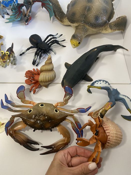 Продам фигурки доисторических животных, морских животных
