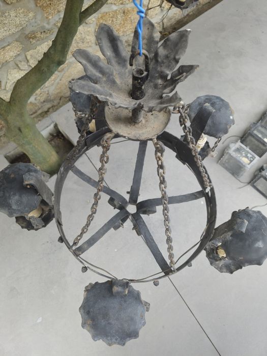 Vários candeeiros de exterior vintage (antiguidades)

Possibilidade d