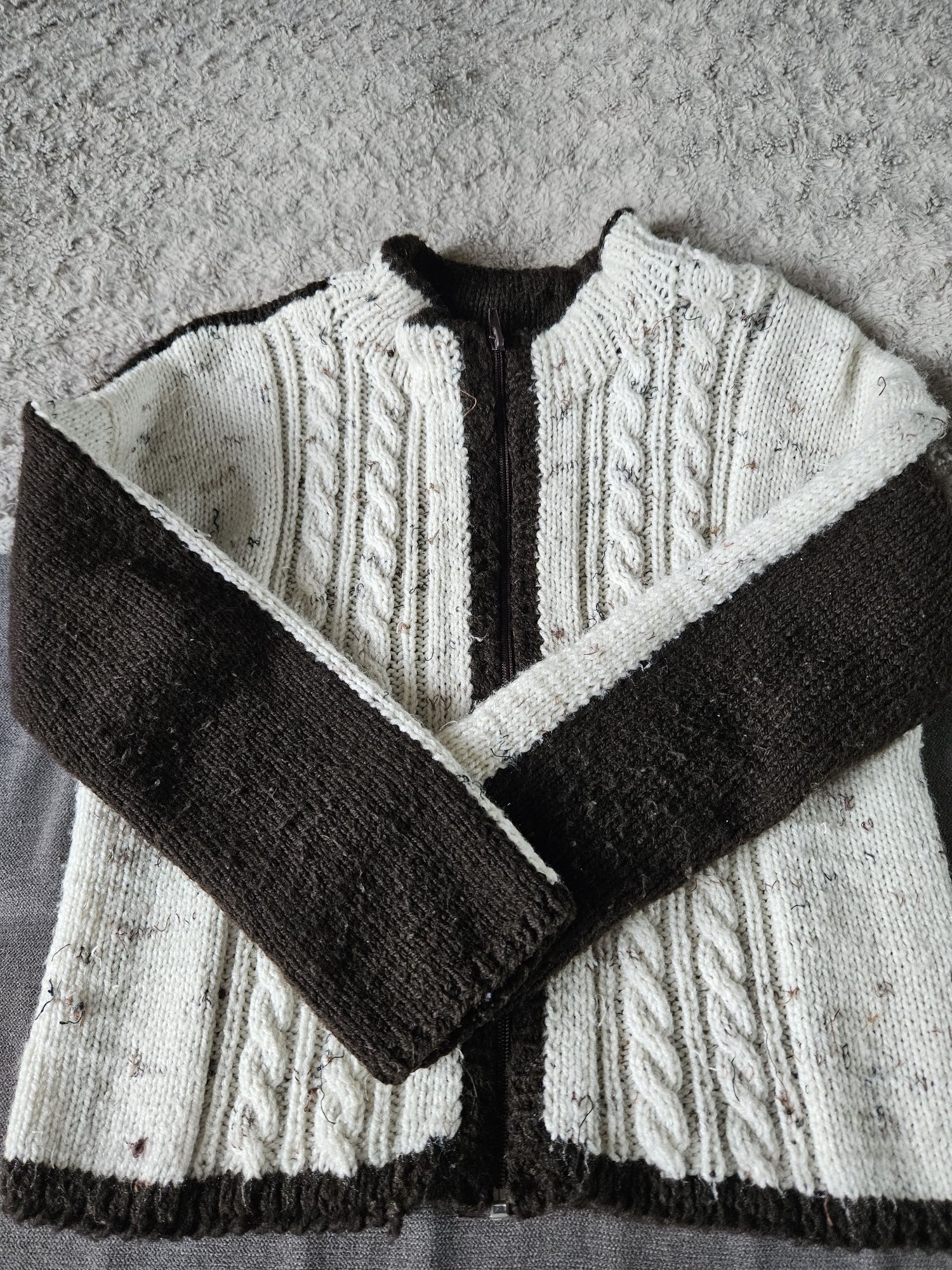 Sweter na zamek rozmiar 128