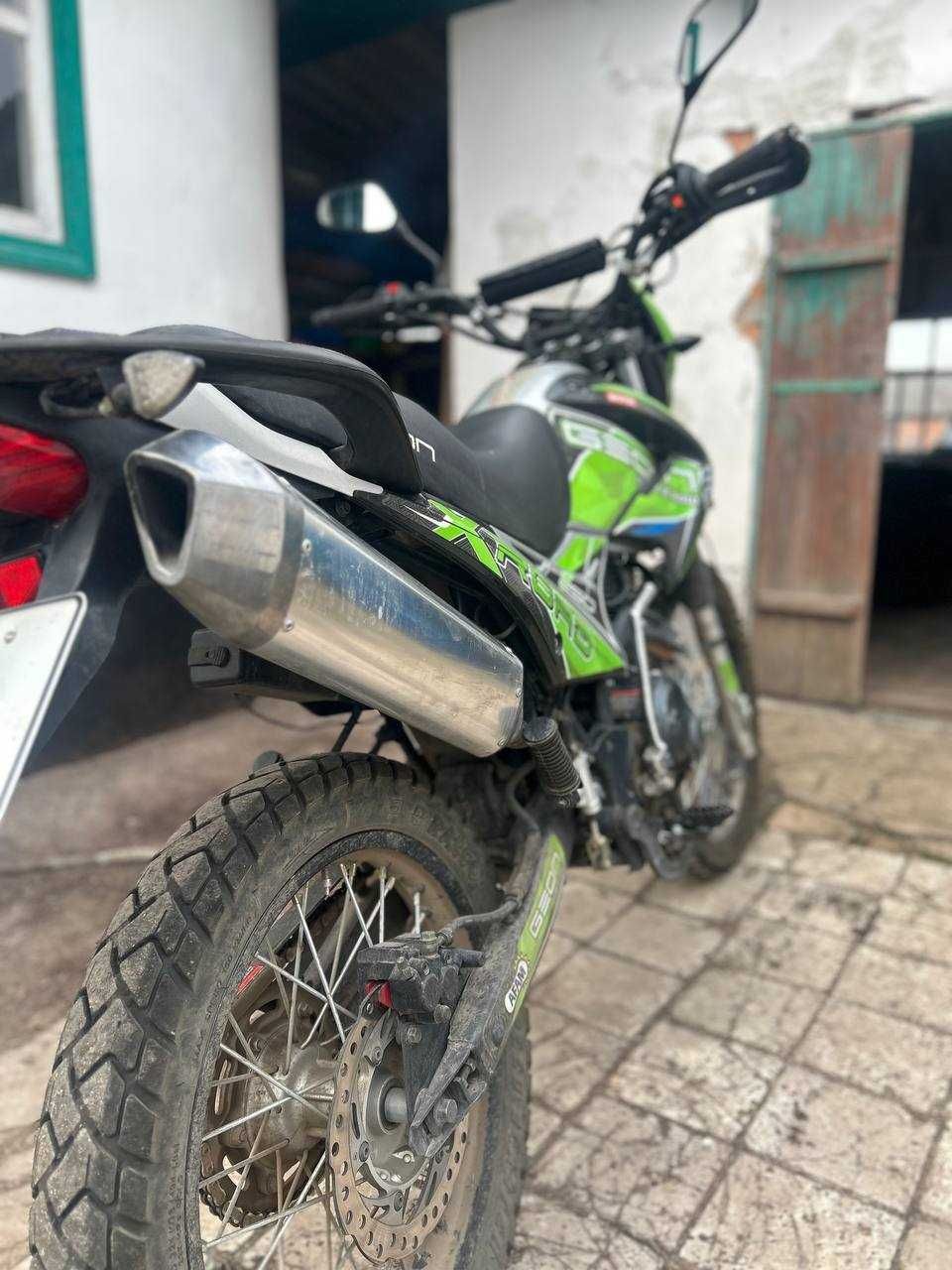 Продаю мотоцикл ендуро-кросс Geon X-Road 250cb PRO