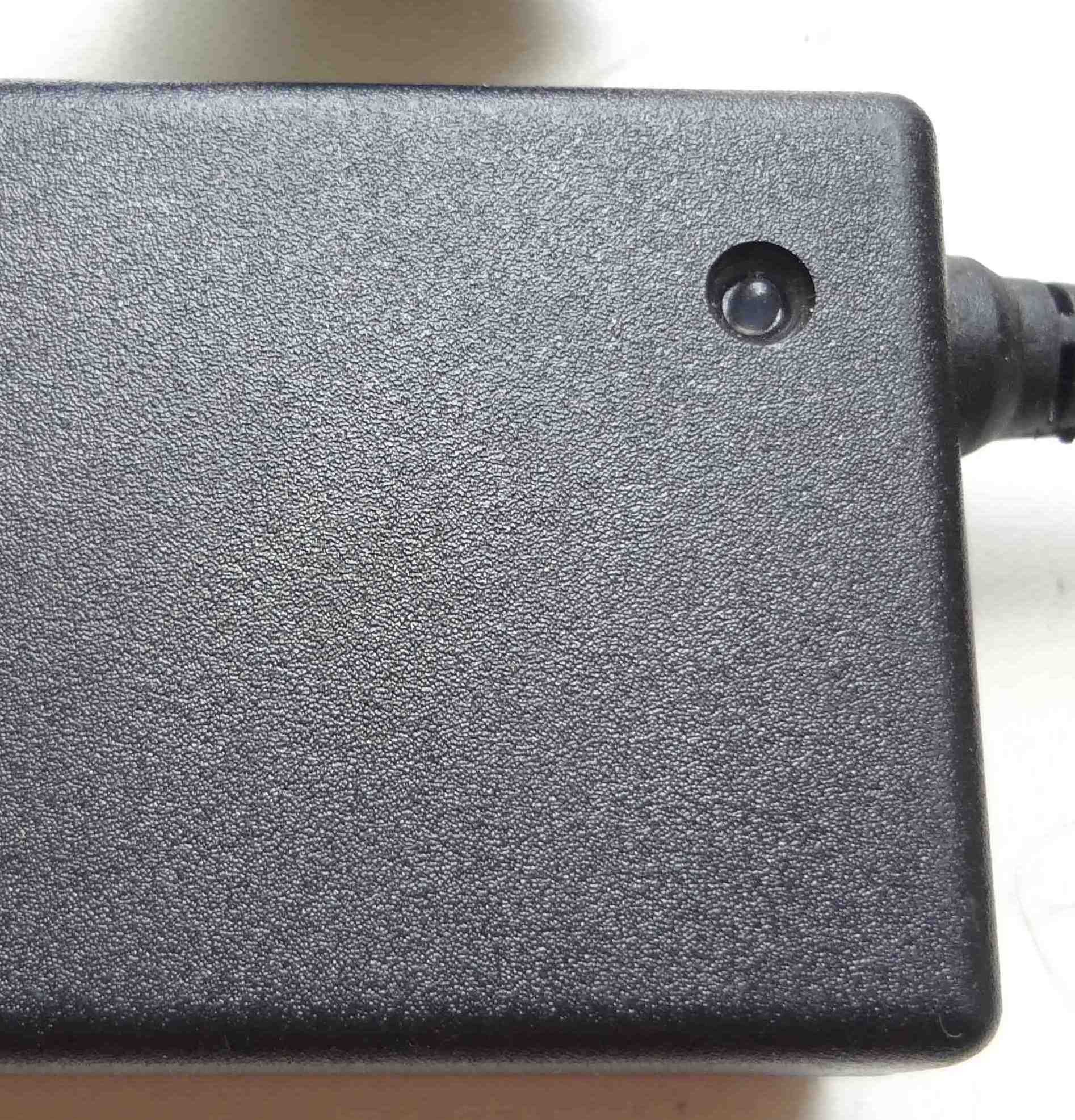 Блок питания для ноутбука Lenovo 20V 3.25A модель 0713A1990