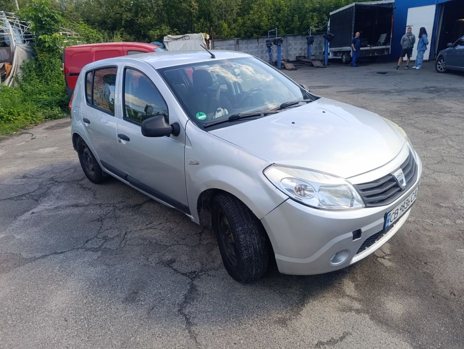 Автомобіль Dacia Sandero