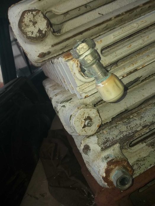 батареи радиаторы чугунные отечественные и чешские новые и б/у