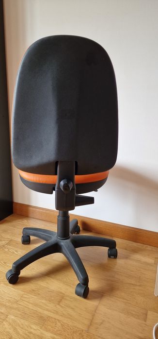 Cadeira de Secretária Laranja