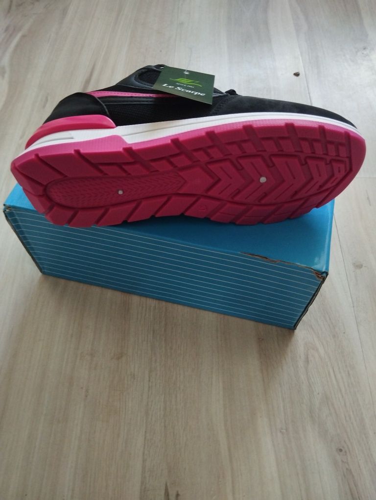 Buty sportowe damskie