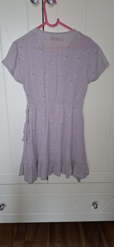Sukienka Reserved r. 140