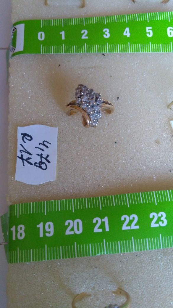 Pierścionek złoty z diamentami w cenie 5200 zł