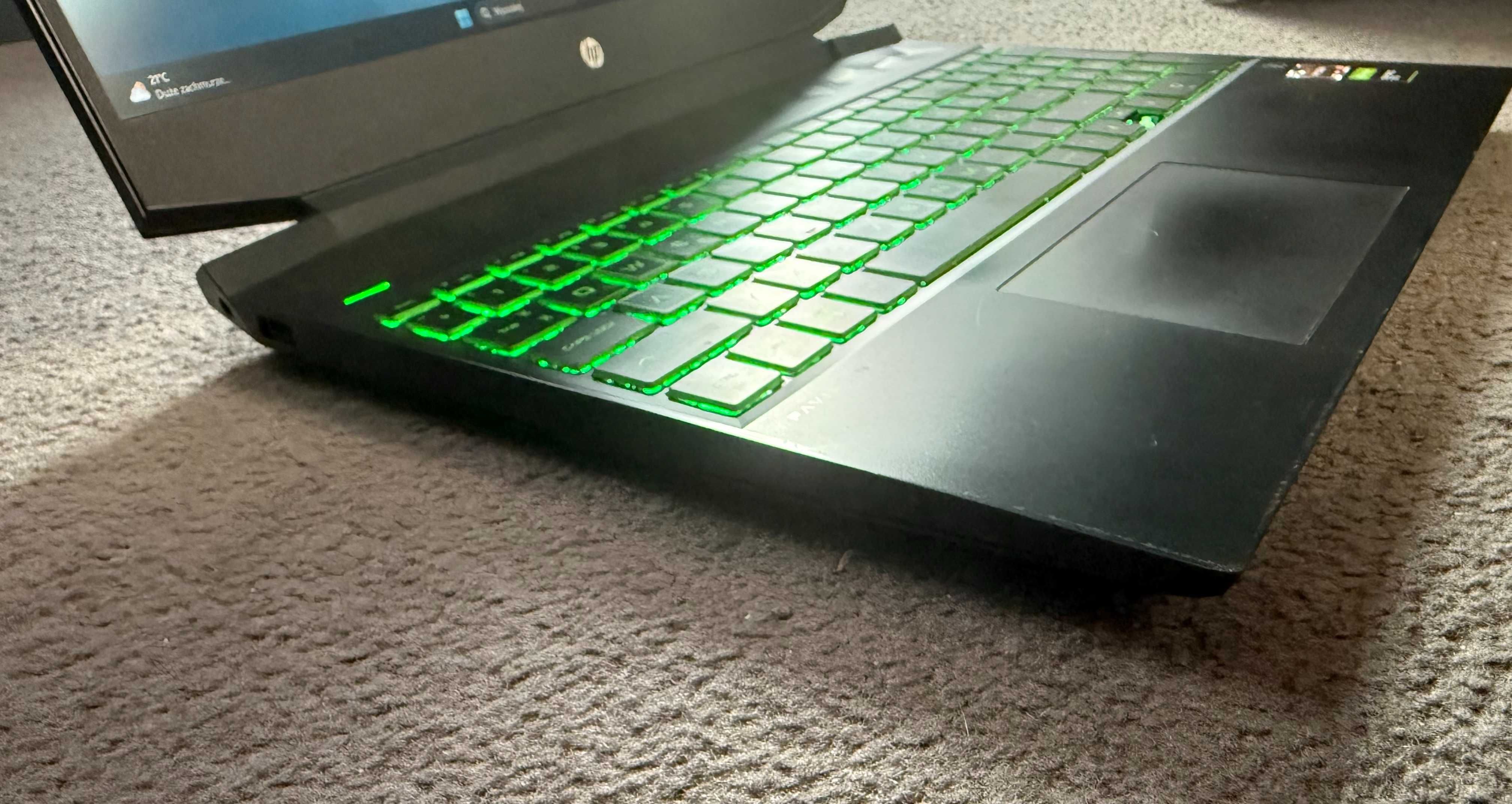 HP Pavilion Gaming - 15-ec1052nm