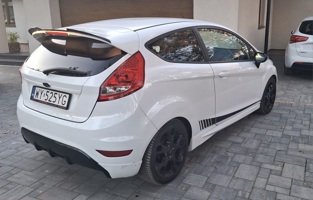 Ford Fiesta mk7 Sport 1.6 benzyna ST-line Individual