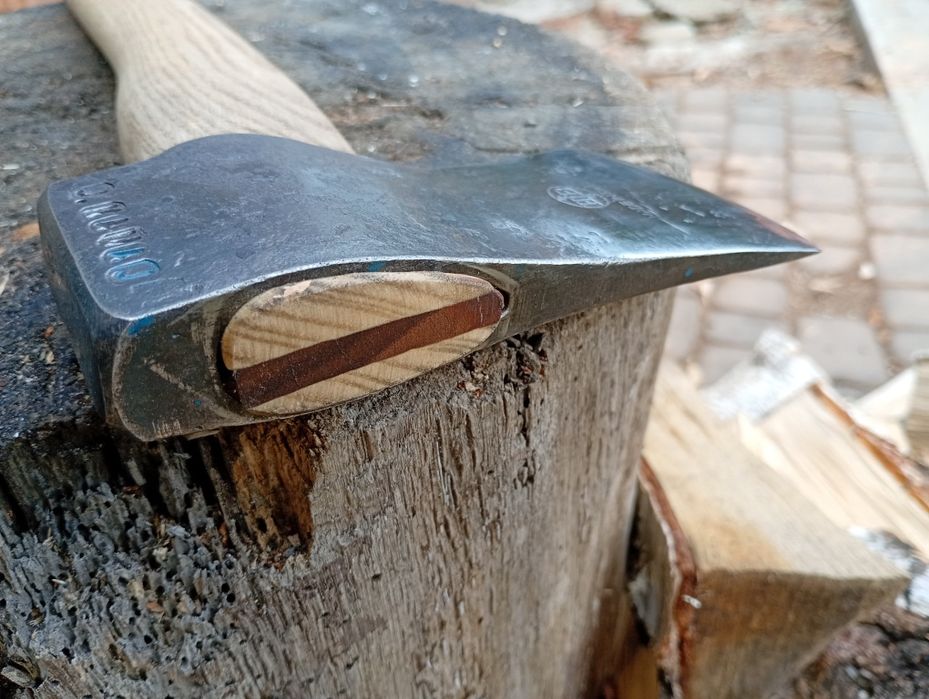 Szwedzka siekiera Hults Bruk po regeneracji