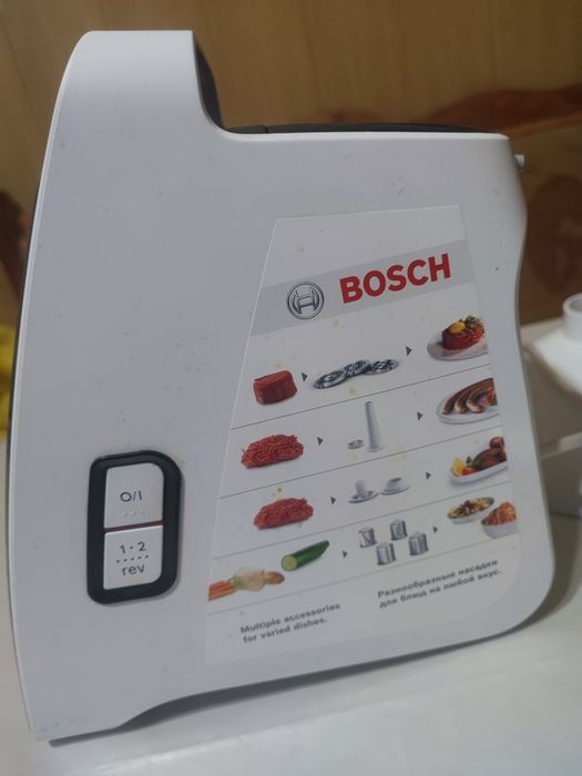 Електрична м'ясорубка Bosch