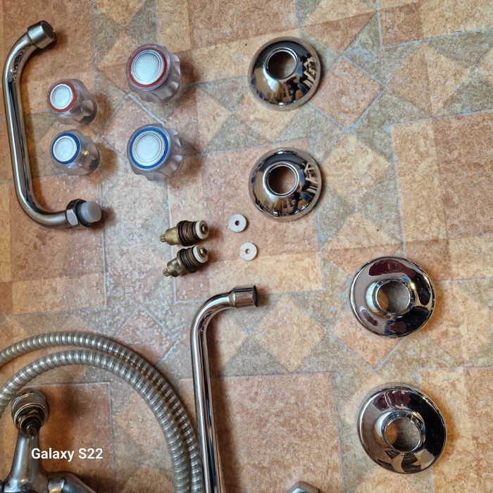 2  baterie  kuchenna  i łazienkowa *kółka obrotowe ..plus COŚ gratis