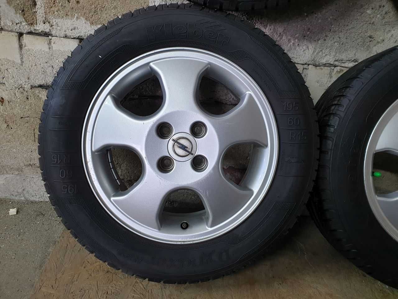 Felgi aluminiowe Opel R15 4x100 6JX15H2 ET 49 centr 56,6mm