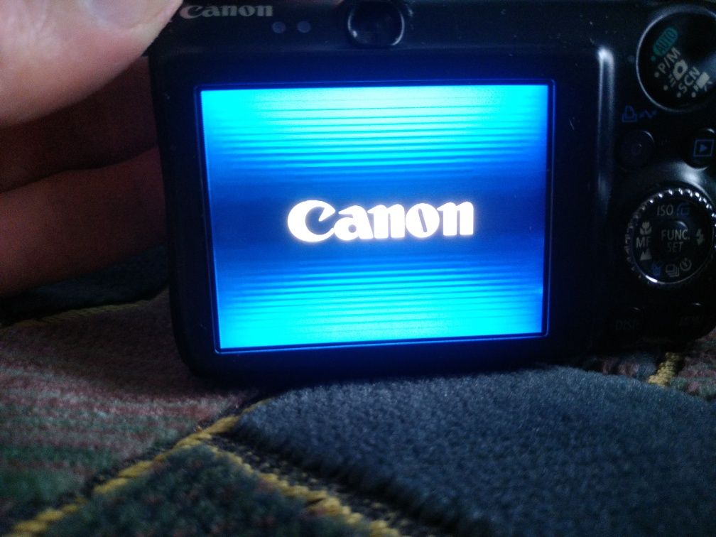 Цифровая фотокамера Canon ixus