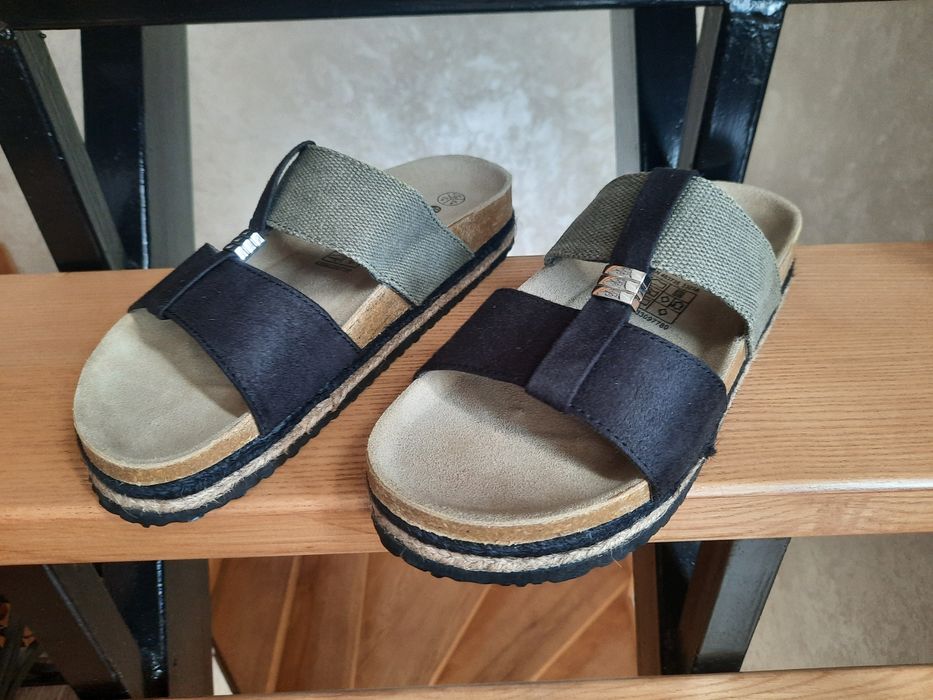 Крутезні босоніжки (шльопанці, еспадрильї) ESMARA 39р