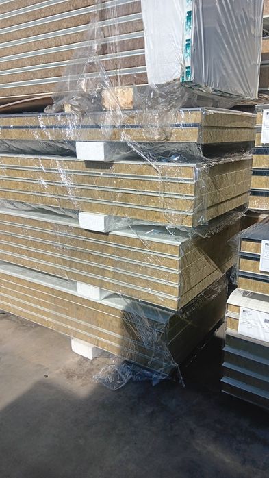 Płyty ścienne oraz dachowe.