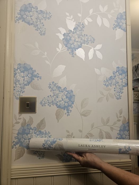 Sprzedam tapetę Laura Ashley