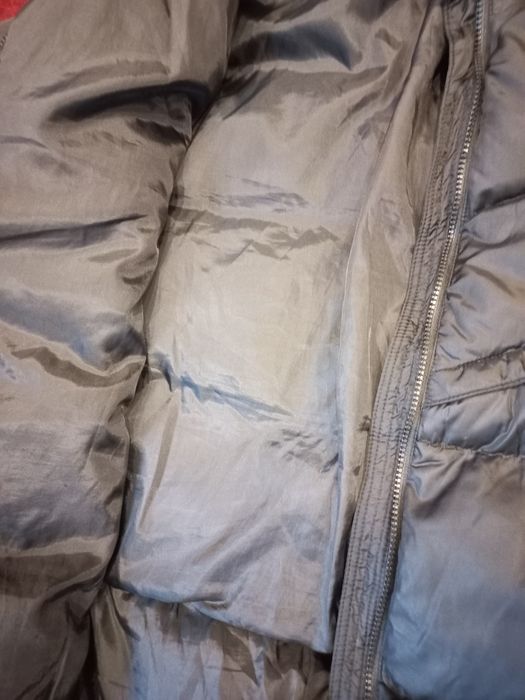 Продам чоловічу зимову куртку чорного кольору Nike