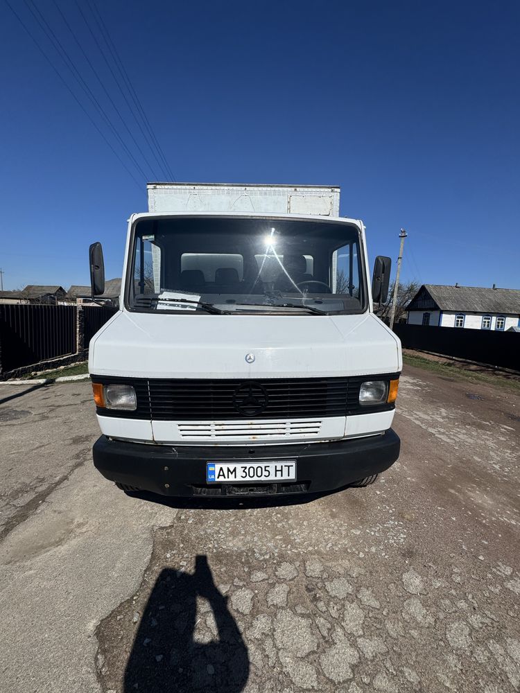 Mersedes-Benz 811