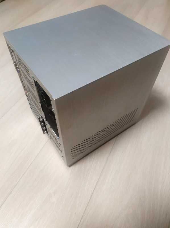 Obudowa PC Jonsbo V4