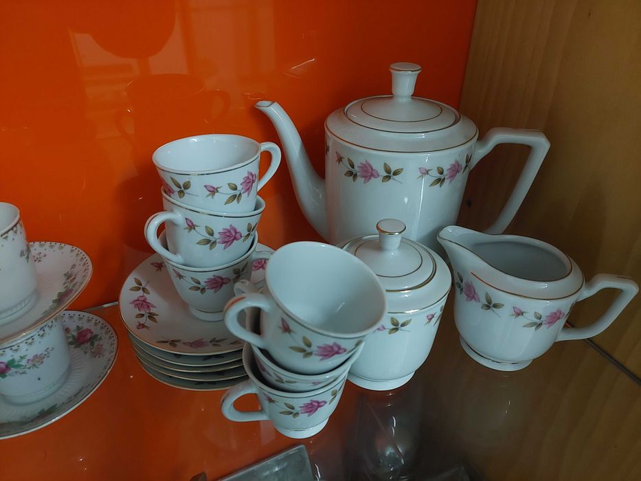 URGENTE, para desocupar: Conjuntos de chá e peças de decoração