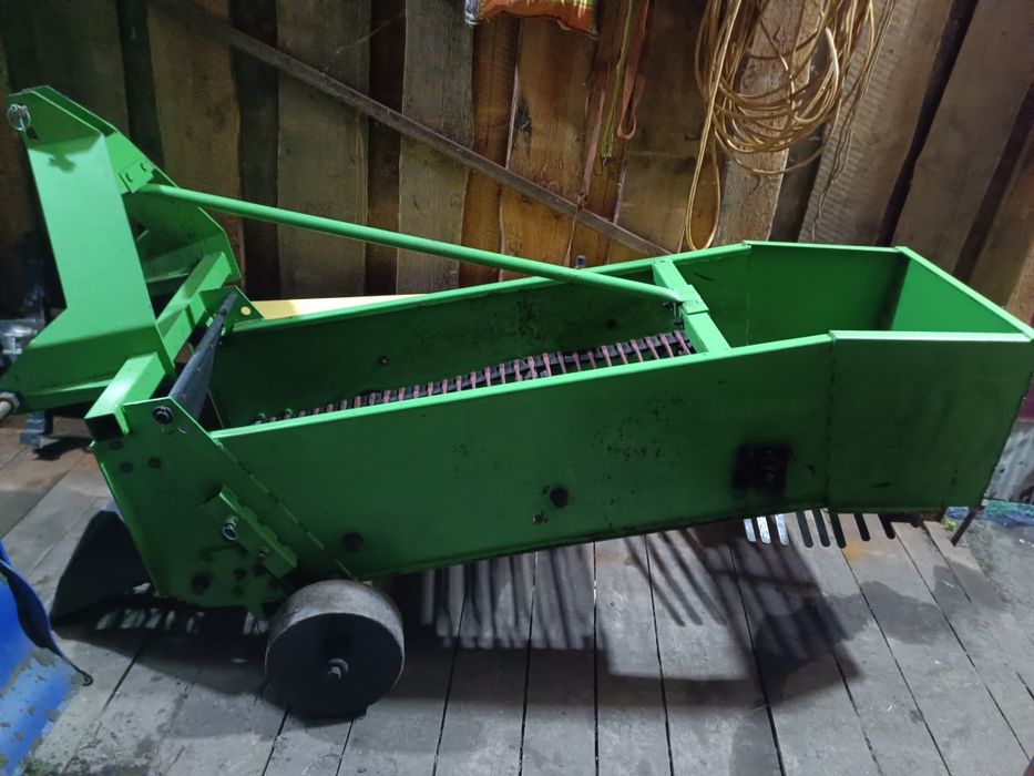 Копалка транспортерна на міні трактор ...с КУНІВ.ХМЕЛЬНИЦЬКА . ОБЛ.