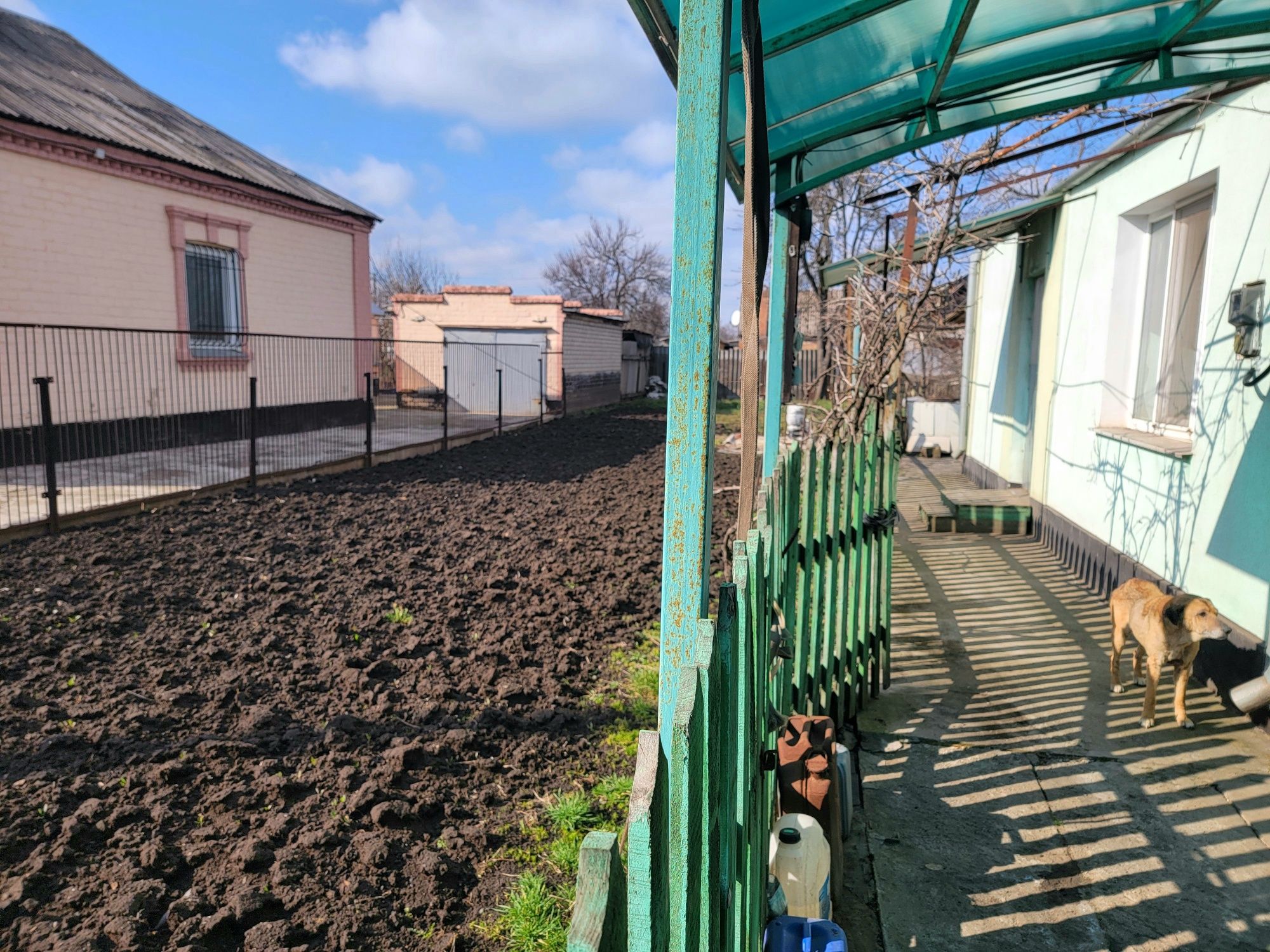 Дом по ул. Леонида Быкова, 11 между ж/д вокзалом и районом Дружбы