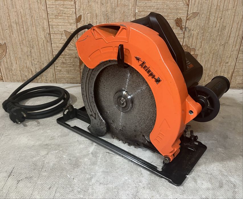 Дискова пила → Дніпро-М ДПЕ-1800 на 1.8 кВт. | Ø диску - 185 мм.