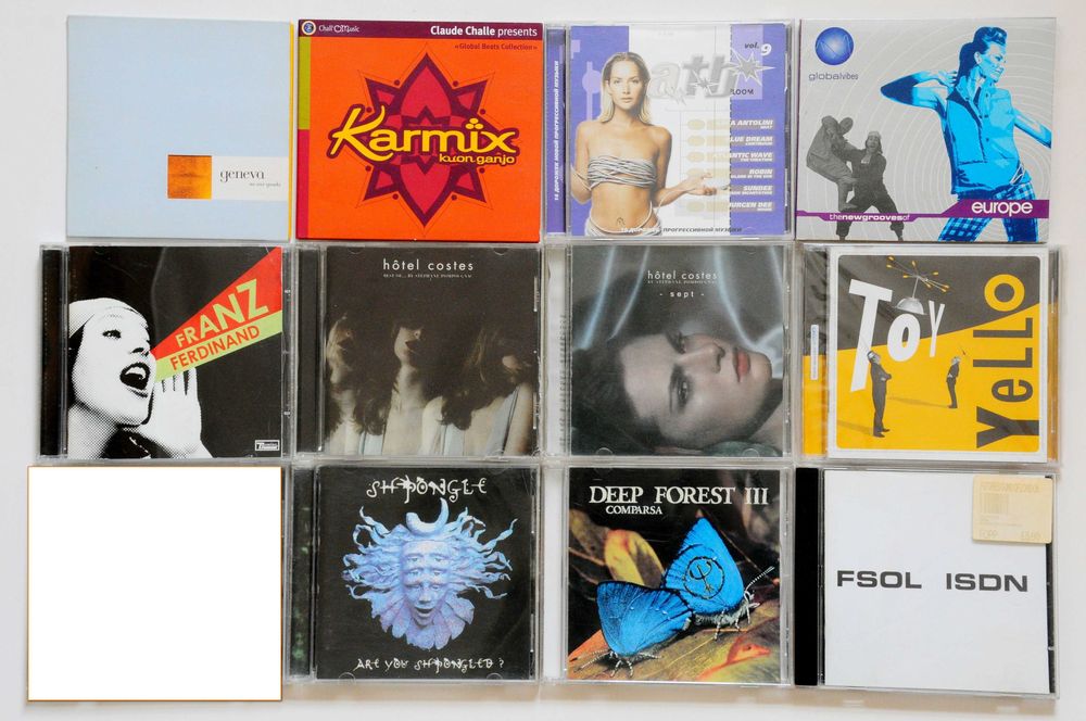 колекція різних CD компакт дисків