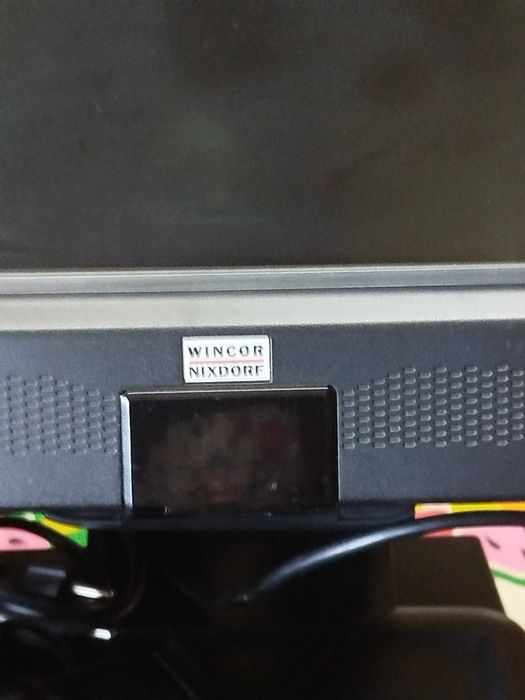 Computador com impressora e caixa resistadora