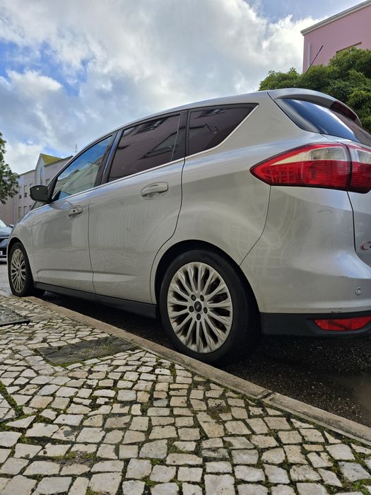 Impecável Ford C-max