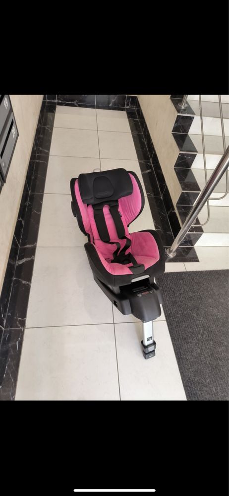 Продам автокрісло Recaro optiafix